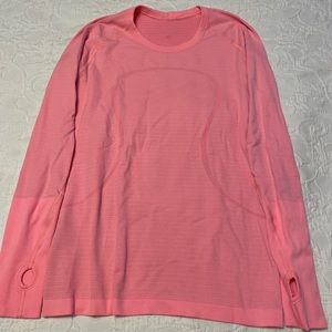 Brand New - Light pink Lululemon long sleeve shirt with thumb holes
